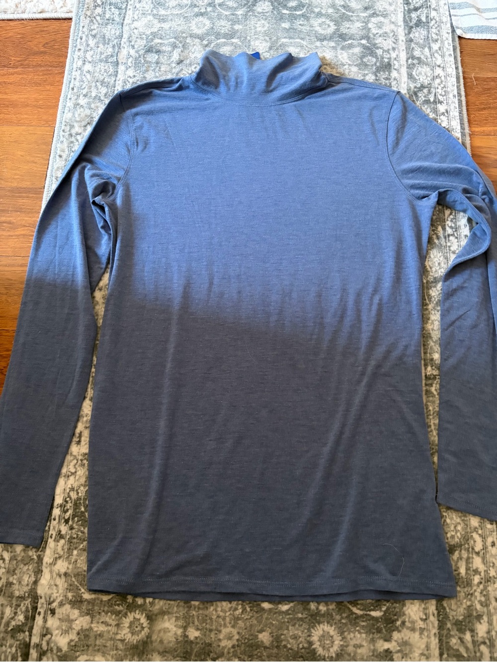 Kit and Ace Women’s Blue Long-Sleeve Turtleneck Top